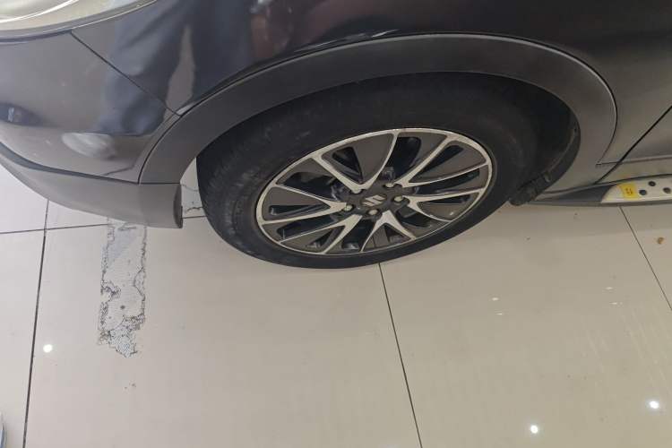 Used Suzuki S-Cross 2015 1.4T Automatic Two-Wheel Drive Prestige Model Left Front Wheel Hub
