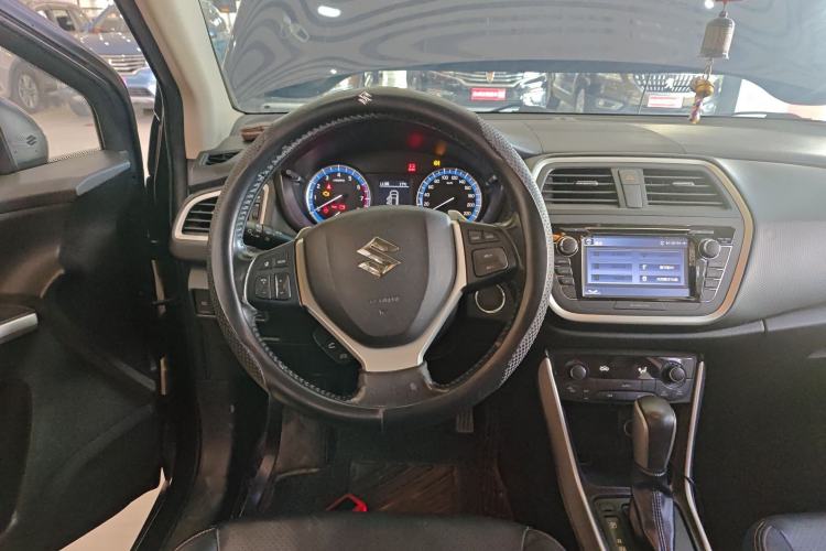 Used Suzuki S-Cross 2015 1.4T Automatic Two-Wheel Drive Prestige Model Steering Wheel