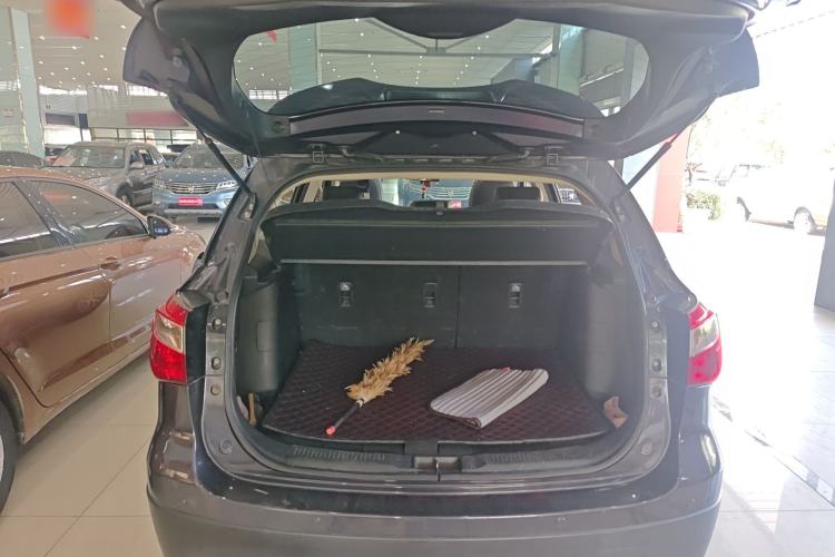 Used Suzuki S-Cross 2015 1.4T Automatic Two-Wheel Drive Prestige Model Trunk