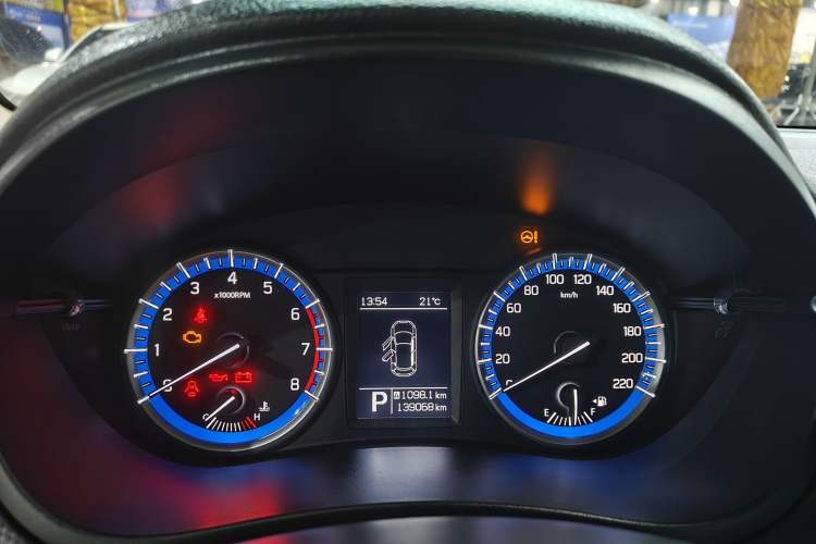 Used Suzuki S-Cross 2014 1.6L CVT Two-Wheel Drive Entry Model Odometer Close Up