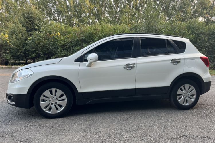 Used Suzuki S-Cross 2015 1.6L Manual Two-Wheel Drive Entry Model Exterior 3
