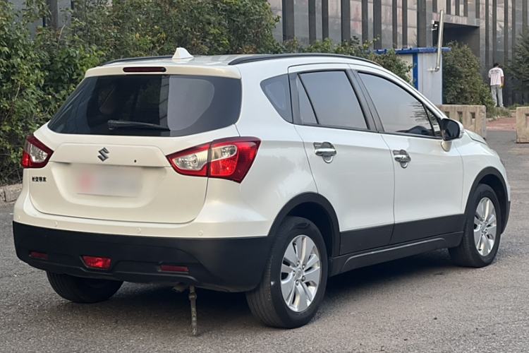 Used Suzuki S-Cross 2015 1.6L Manual Two-Wheel Drive Entry Model Exterior 5