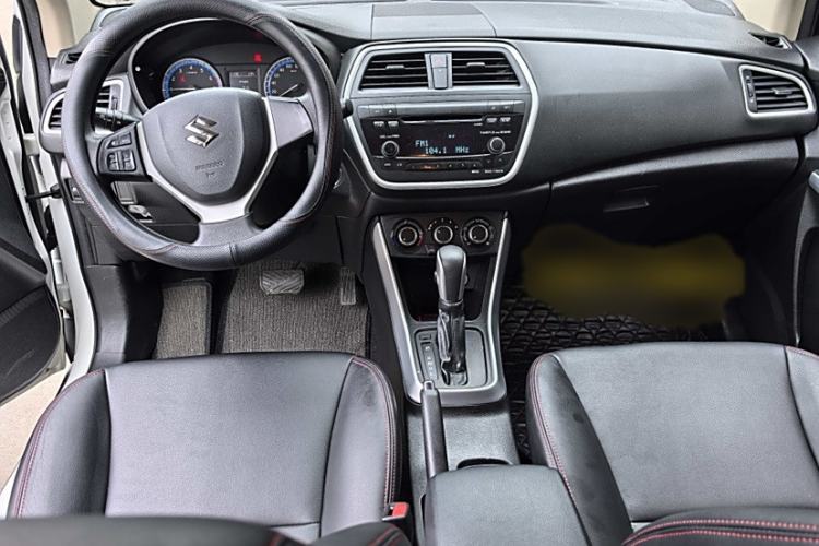 Used Suzuki S-Cross 2015 1.6L CVT Two-Wheel Drive Entry-Level Trim Interior 4