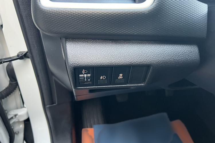 Used Suzuki S-Cross 2015 1.6L Manual Two-Wheel Drive Entry Model Interior 7