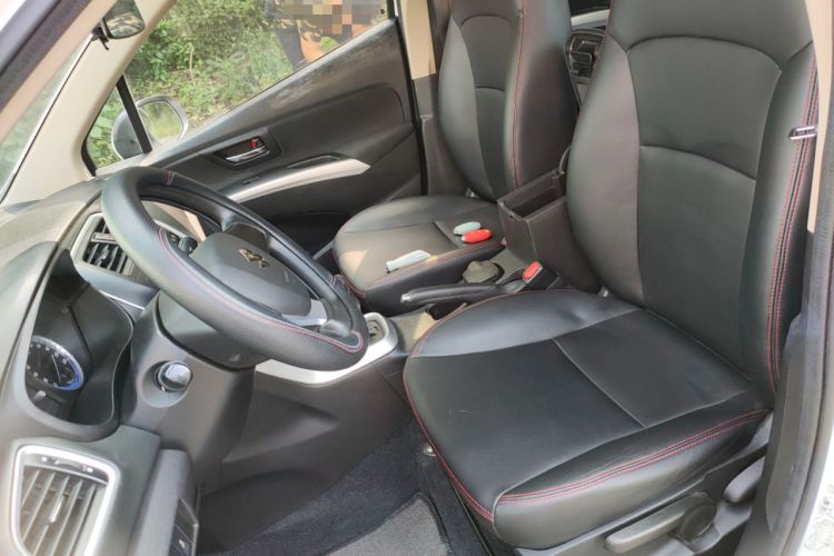 Used Suzuki S-Cross 2015 1.6L CVT Two-Wheel Drive Entry-Level Trim Left Front Seat