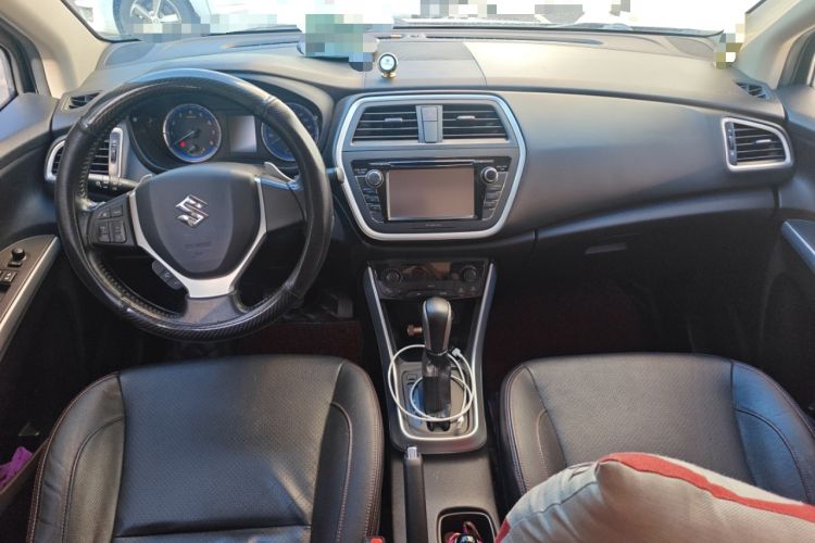 Used Suzuki S-Cross 2014 1.6L CVT Two-Wheel Drive Elite Version Center Console