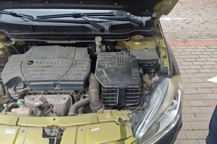 Used Suzuki S-Cross 2014 1.6L CVT Two-Wheel Drive Elite Version Engine Bay Left