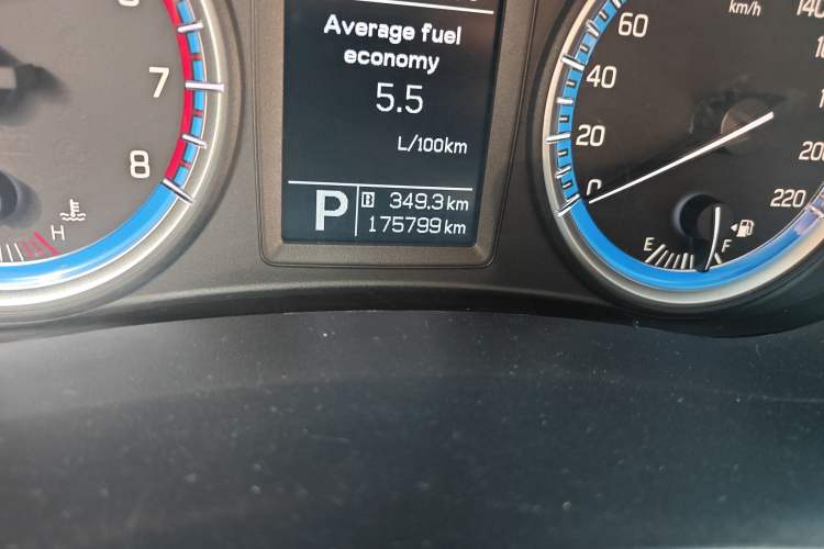Used Suzuki S-Cross 2014 1.6L CVT Two-Wheel Drive Elite Version Odometer Close Up