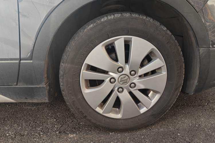 Used Suzuki S-Cross 2014 1.6L CVT Two-Wheel Drive Elite Version Right Front Wheel Hub