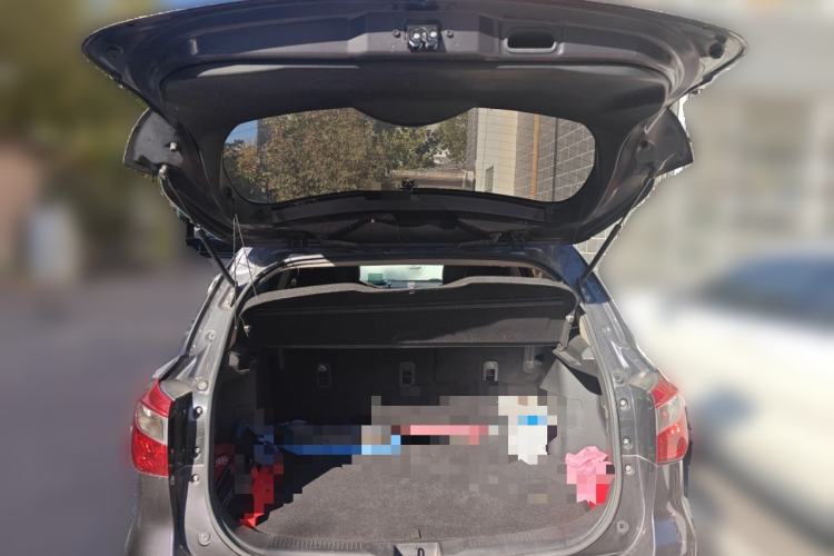 Used Suzuki S-Cross 2014 1.6L CVT Two-Wheel Drive Elite Version Trunk