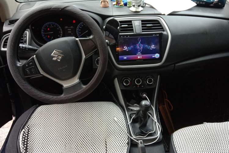 Used Suzuki S-Cross 2014 1.6L Manual Two-Wheel Drive Entry Model Center Console