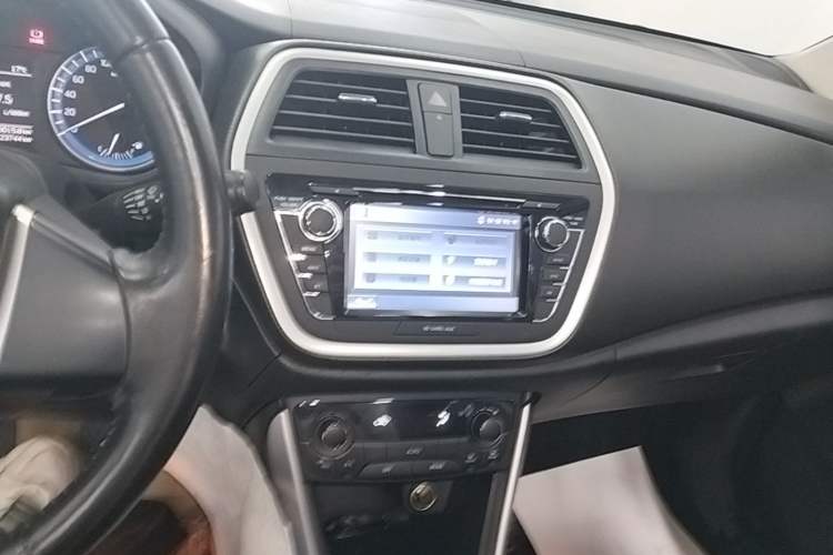 Used Suzuki S-Cross 2014 1.6L Manual Two-Wheel Drive Elite Model Audio And AC Panel