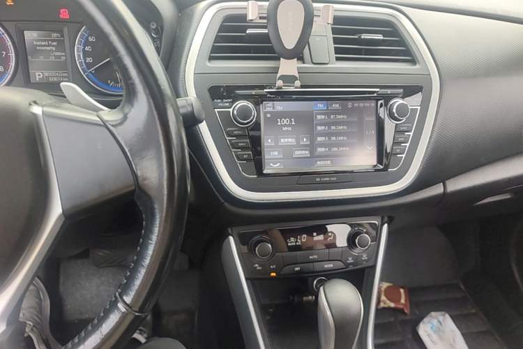 Used Suzuki S-Cross 2014 1.6L CVT Two-Wheel Drive Elite Version Audio And AC Panel
