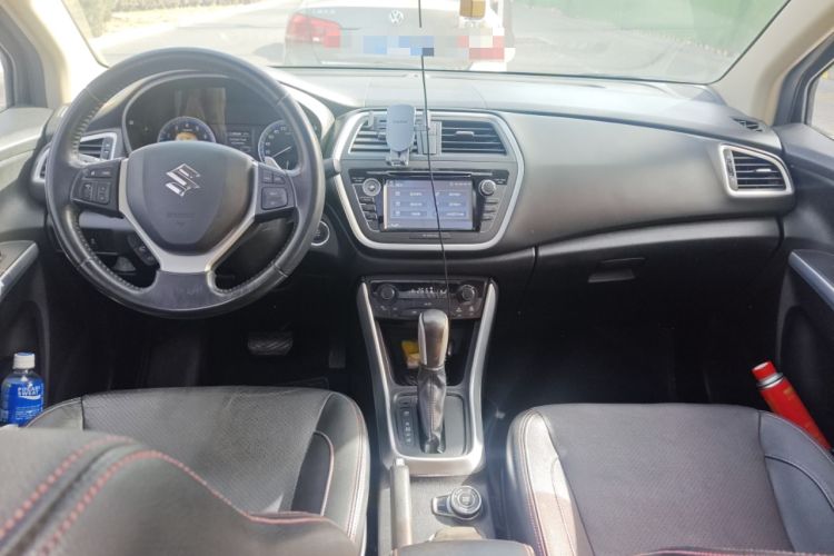 Used Suzuki S-Cross 2014 1.6L CVT Four-Wheel Drive Luxury Version Center Console