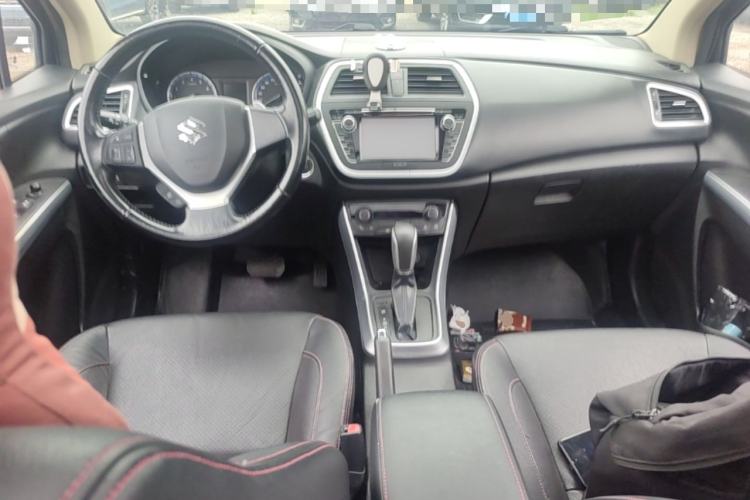 Used Suzuki S-Cross 2014 1.6L CVT Two-Wheel Drive Elite Version Center Console