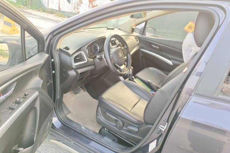 Used Suzuki S-Cross 2014 1.6L CVT Two-Wheel Drive Elite Version Driver Seat