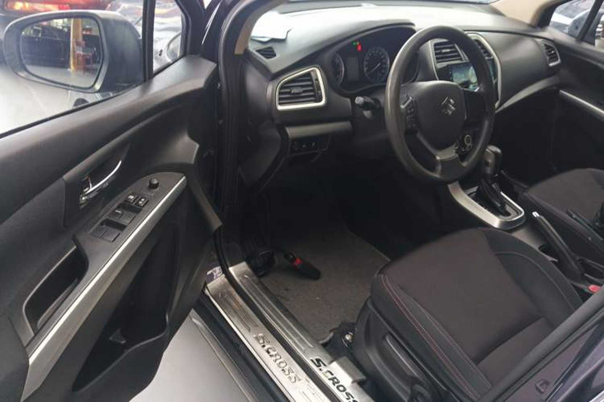Used Suzuki S-Cross 2014 1.6L CVT Two-Wheel Drive Entry Model Driver Seat