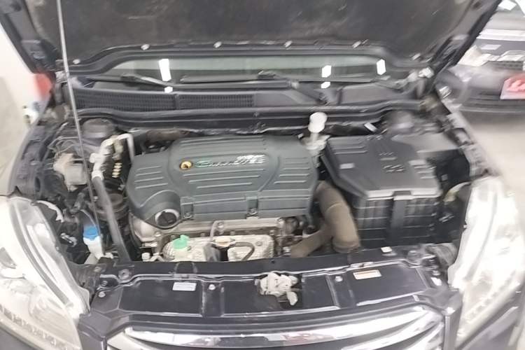 Used Suzuki S-Cross 2014 1.6L Manual Two-Wheel Drive Elite Model Engine Bay