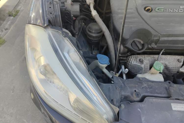 Used Suzuki S-Cross 2014 1.6L CVT Two-Wheel Drive Elite Version Engine Bay Right