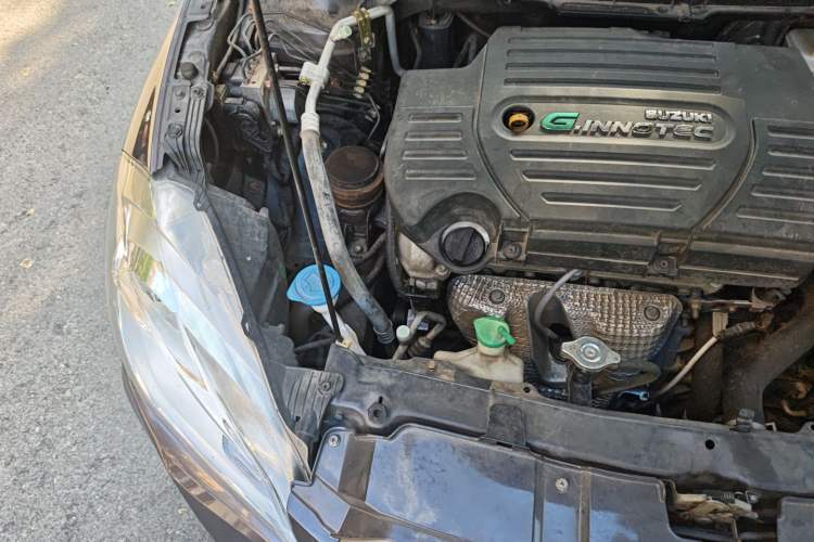 Used Suzuki S-Cross 2014 1.6L CVT Two-Wheel Drive Entry Model Engine Bay Right