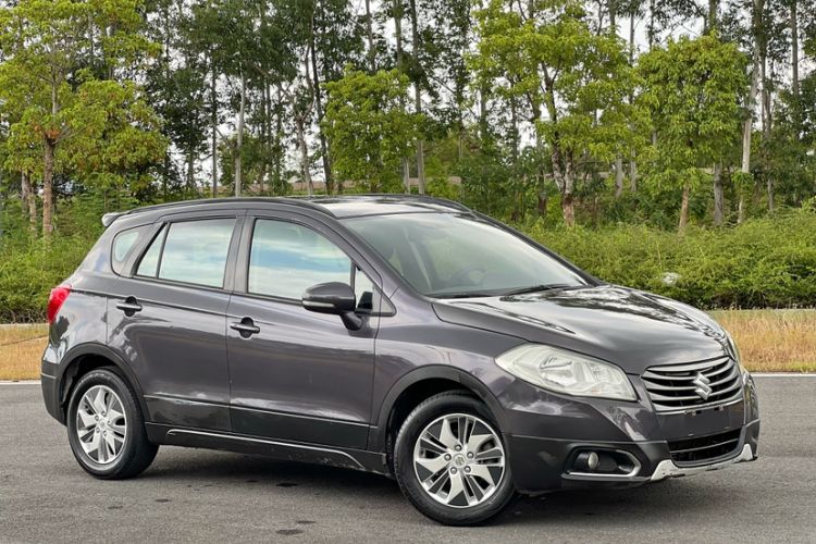 Used Suzuki S-Cross 2014 1.6L CVT Two-Wheel Drive Entry Model Exterior 2