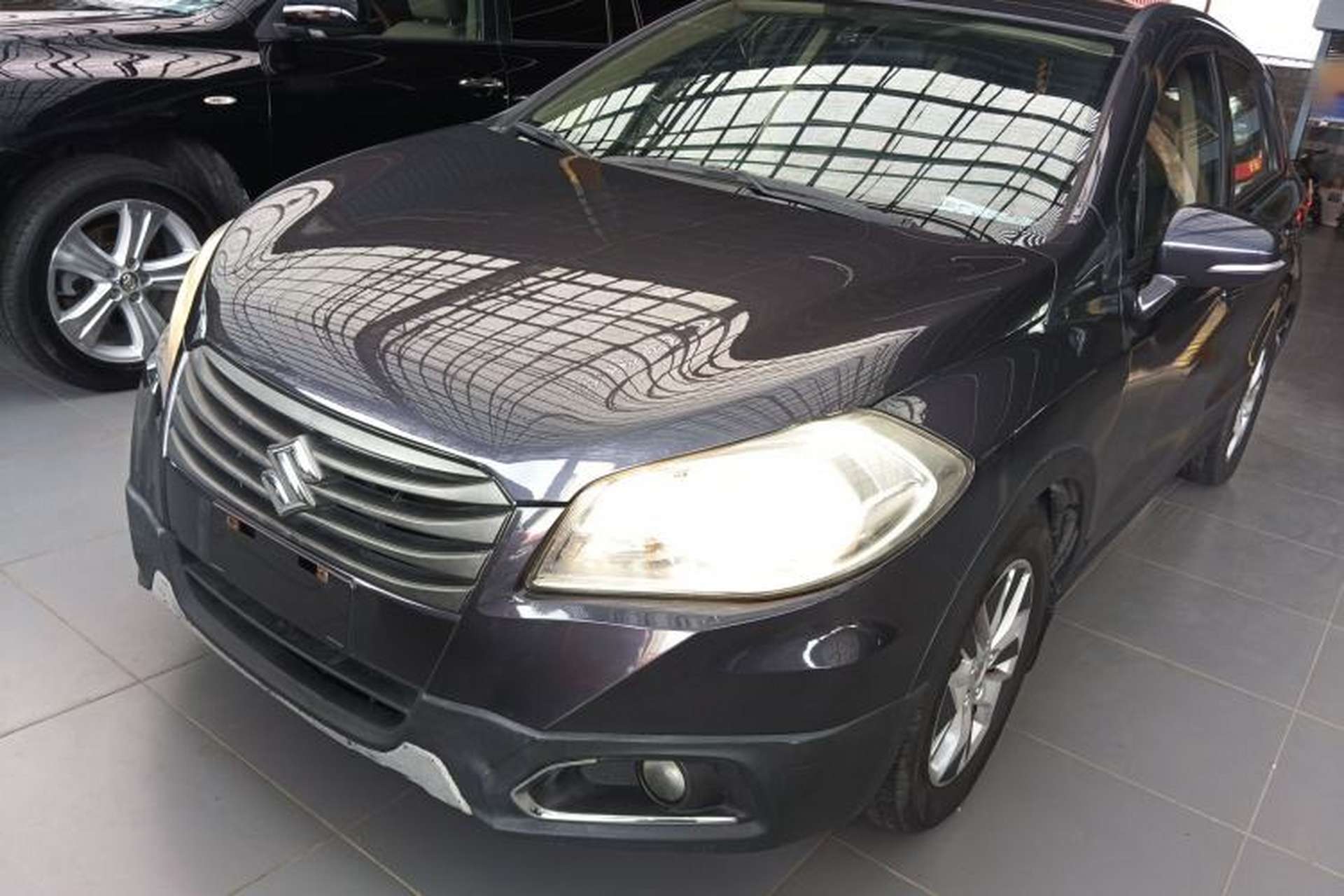 Used Suzuki S-Cross 2014 1.6L CVT Two-Wheel Drive Entry Model Front Left 45 Deg