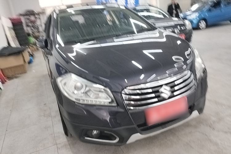 Used Suzuki S-Cross 2014 1.6L Manual Two-Wheel Drive Elite Model Front Right 45 Deg