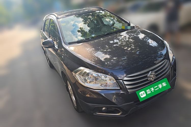 Used Suzuki S-Cross 2014 1.6L CVT Two-Wheel Drive Entry Model Front Right 45 Deg