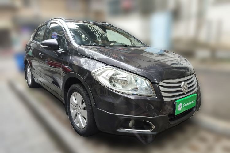 Used Suzuki S-Cross 2014 1.6L CVT Two-Wheel Drive Entry Model Front Right 45 Deg