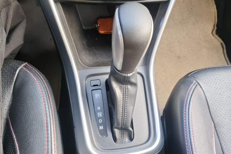 Used Suzuki S-Cross 2014 1.6L CVT Two-Wheel Drive Elite Version Gear Lever