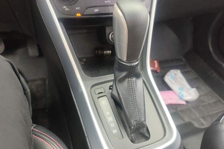 Used Suzuki S-Cross 2014 1.6L CVT Two-Wheel Drive Elite Version Gear Lever
