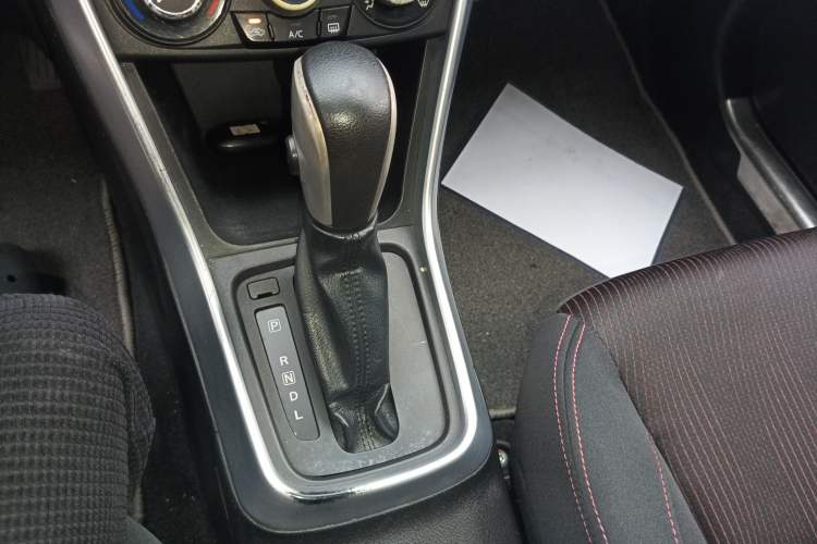 Used Suzuki S-Cross 2014 1.6L CVT Two-Wheel Drive Entry Model Gear Lever