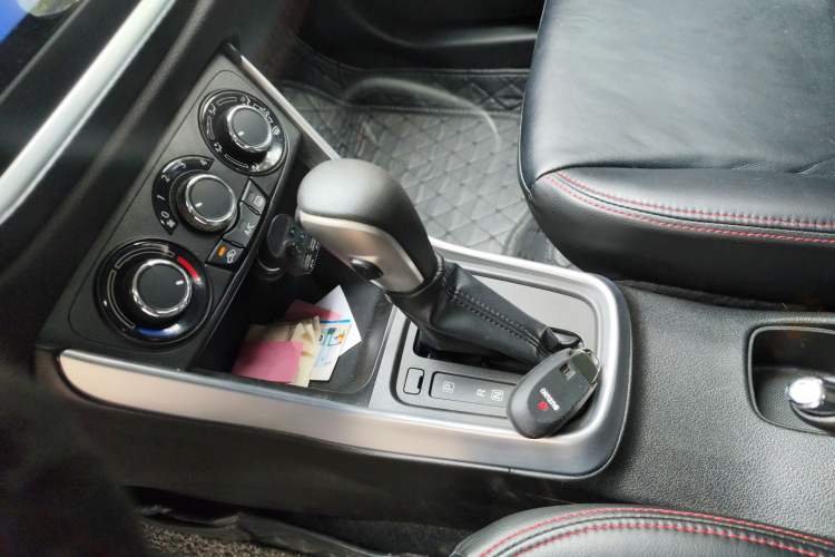Used Suzuki S-Cross 2014 1.6L CVT Two-Wheel Drive Entry Model Gear Lever