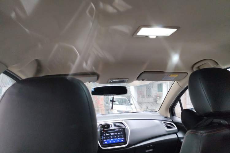 Used Suzuki S-Cross 2014 1.6L CVT Two-Wheel Drive Entry Model Headliner