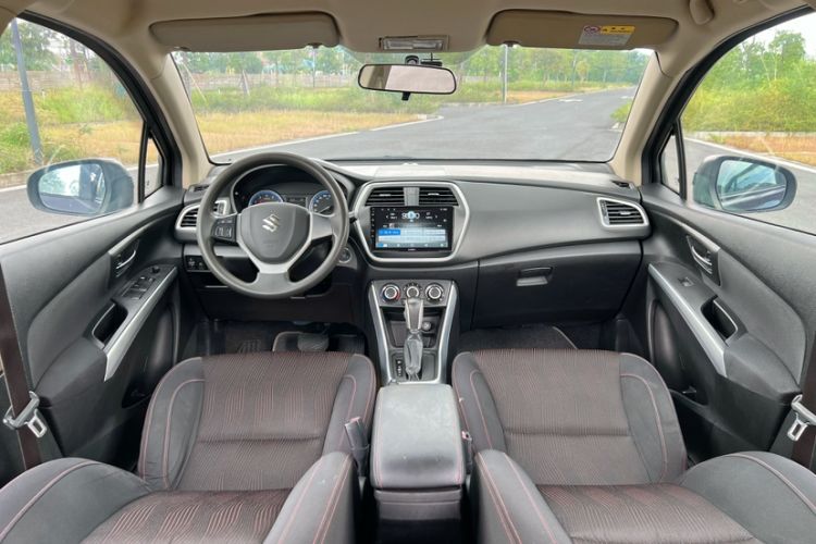 Used Suzuki S-Cross 2014 1.6L CVT Two-Wheel Drive Entry Model Interior 1