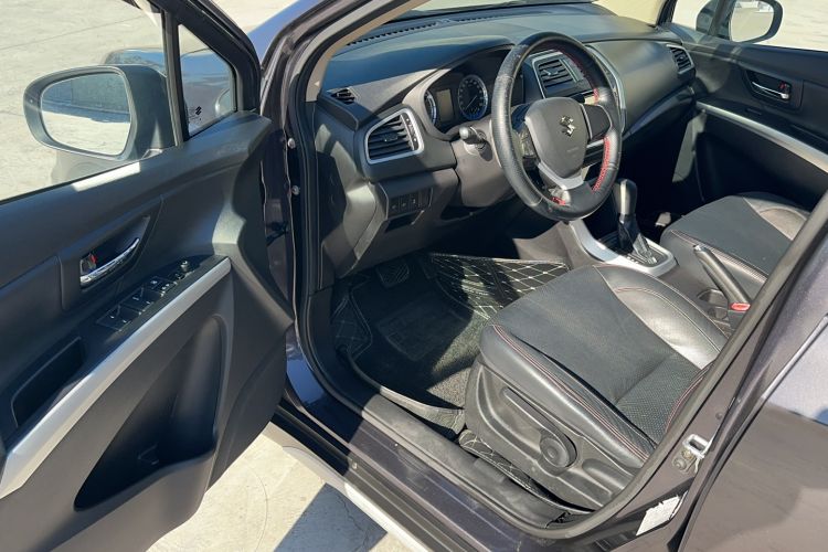 Used Suzuki S-Cross 2014 1.6L CVT Two-Wheel Drive Elite Version Interior 2