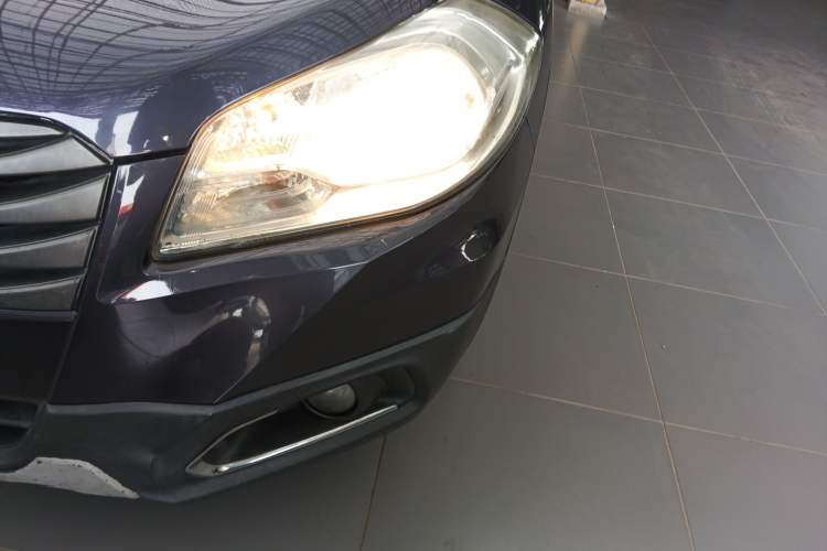 Used Suzuki S-Cross 2014 1.6L CVT Two-Wheel Drive Entry Model Left Front Headlight