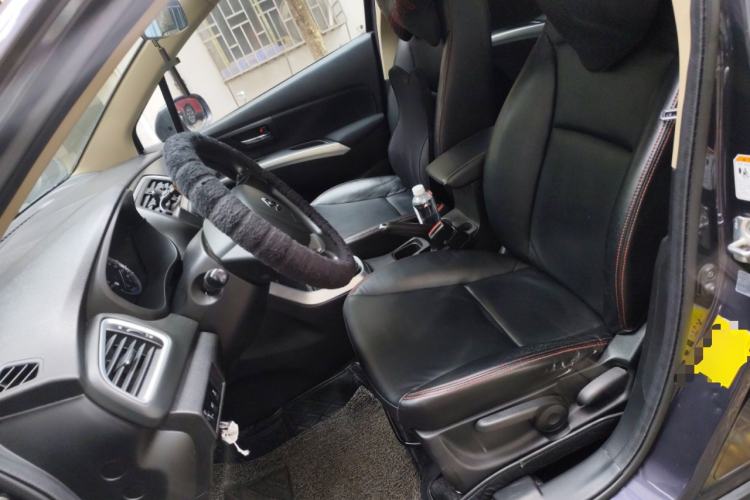 Used Suzuki S-Cross 2014 1.6L CVT Two-Wheel Drive Entry Model Left Front Seat