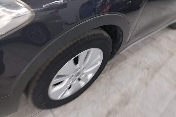 Used Suzuki S-Cross 2014 1.6L Manual Two-Wheel Drive Elite Model Left Front Wheel Hub