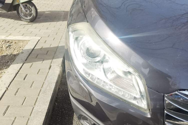 Used Suzuki S-Cross 2014 1.6L CVT Four-Wheel Drive Luxury Version Right Front Headlight