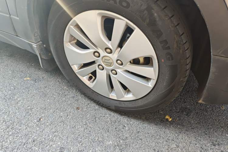 Used Suzuki S-Cross 2014 1.6L CVT Two-Wheel Drive Entry Model Right Front Wheel Hub