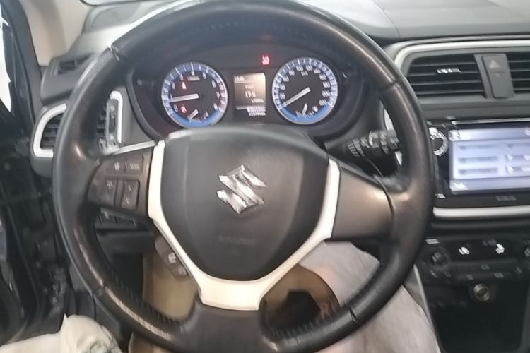 Used Suzuki S-Cross 2014 1.6L Manual Two-Wheel Drive Elite Model Steering Wheel