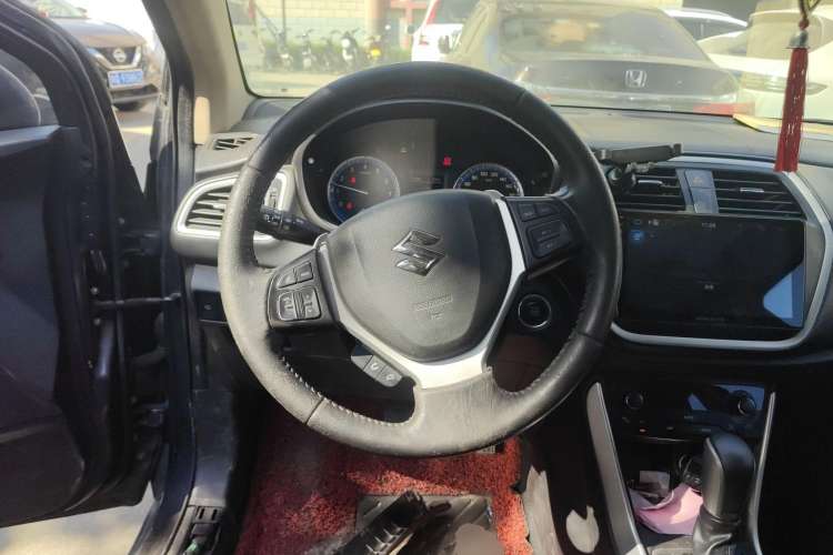 Used Suzuki S-Cross 2014 1.6L CVT Two-Wheel Drive Elite Version Steering Wheel