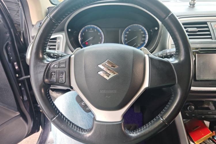 Used Suzuki S-Cross 2014 1.6L CVT Two-Wheel Drive Elite Version Steering Wheel