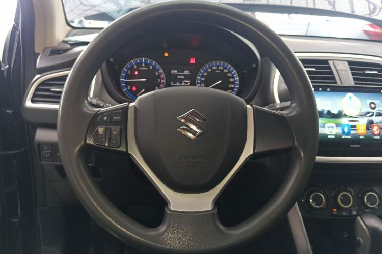 Used Suzuki S-Cross 2014 1.6L CVT Two-Wheel Drive Entry Model Steering Wheel