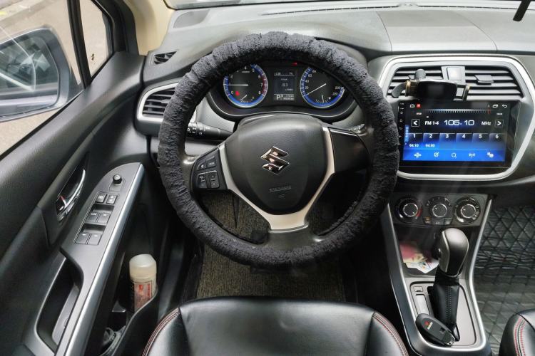 Used Suzuki S-Cross 2014 1.6L CVT Two-Wheel Drive Entry Model Steering Wheel