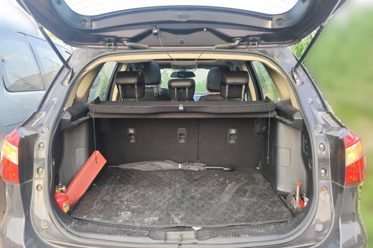 Used Suzuki S-Cross 2014 1.6L CVT Two-Wheel Drive Elite Version Trunk