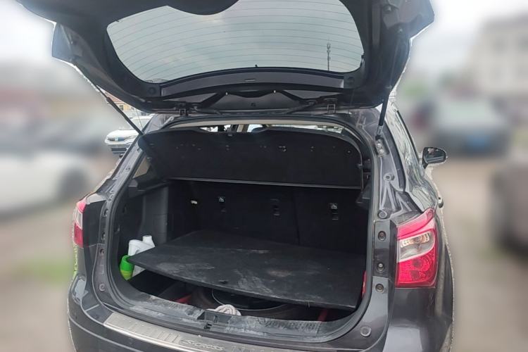 Used Suzuki S-Cross 2014 1.6L CVT Two-Wheel Drive Elite Version Trunk