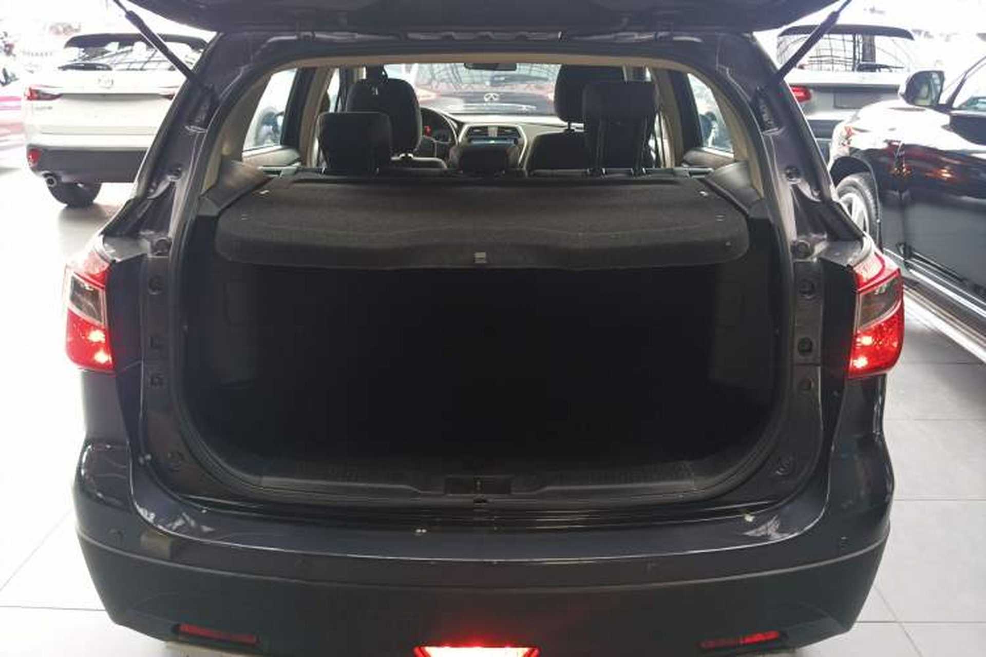 Used Suzuki S-Cross 2014 1.6L CVT Two-Wheel Drive Entry Model Trunk