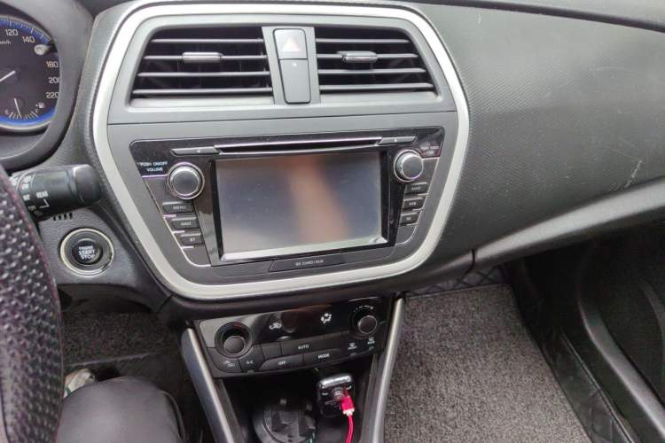 Used Suzuki S-Cross 2014 1.6L Manual Two-Wheel Drive Elite Model Audio And AC Panel